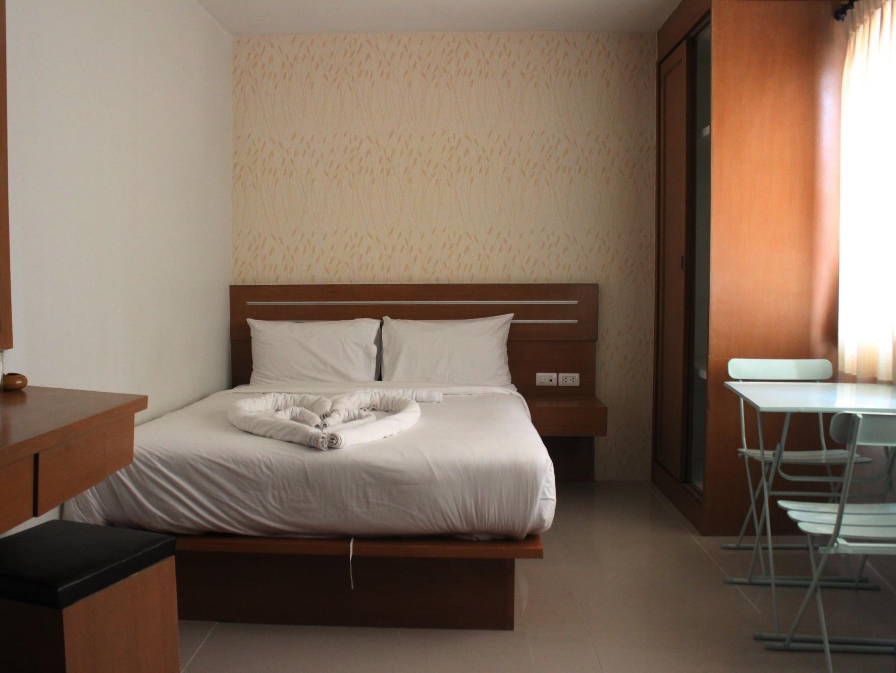 Coffee Mania House Hotel Phuket Bagian luar foto