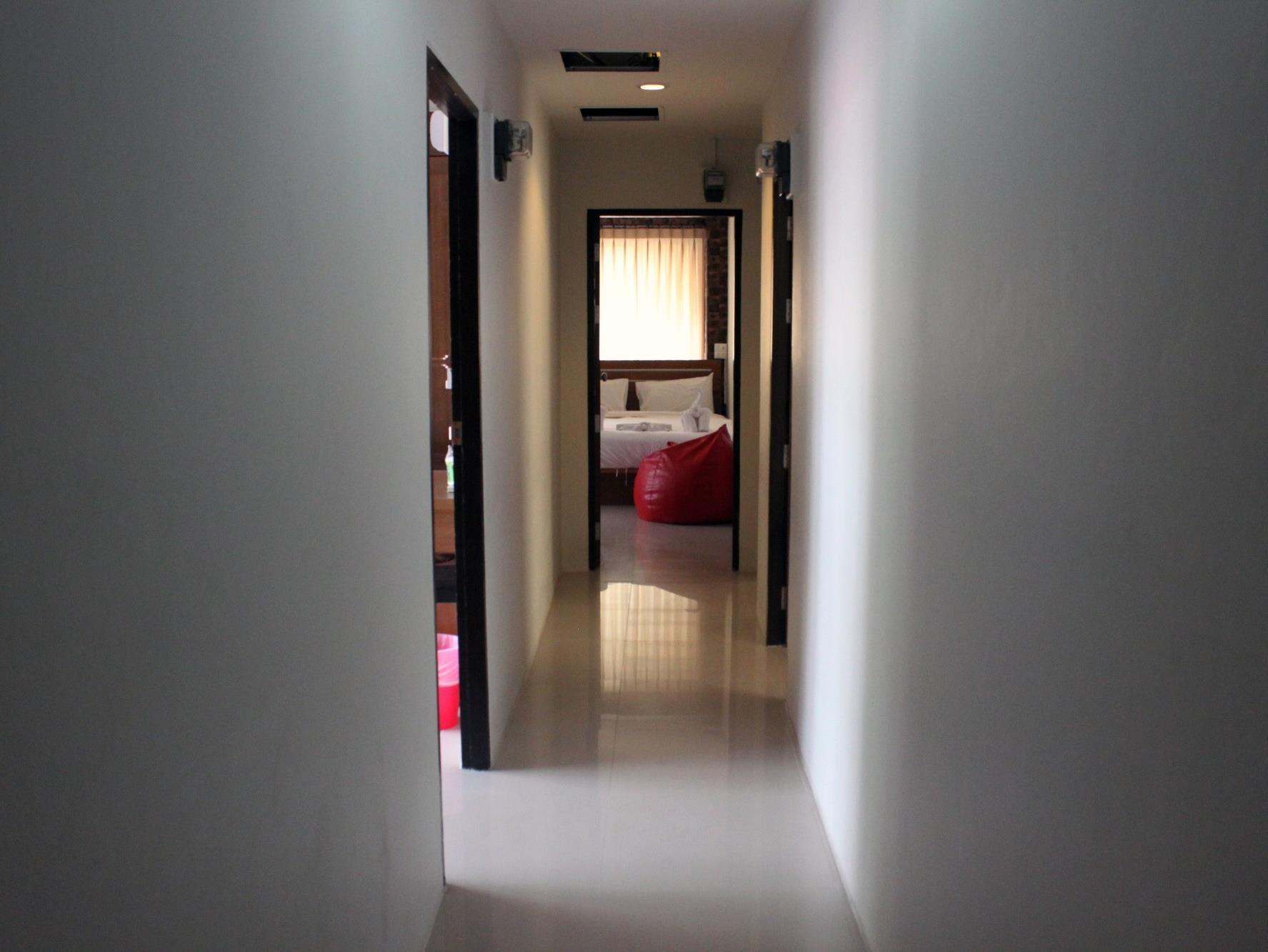 Coffee Mania House Hotel Phuket Bagian luar foto