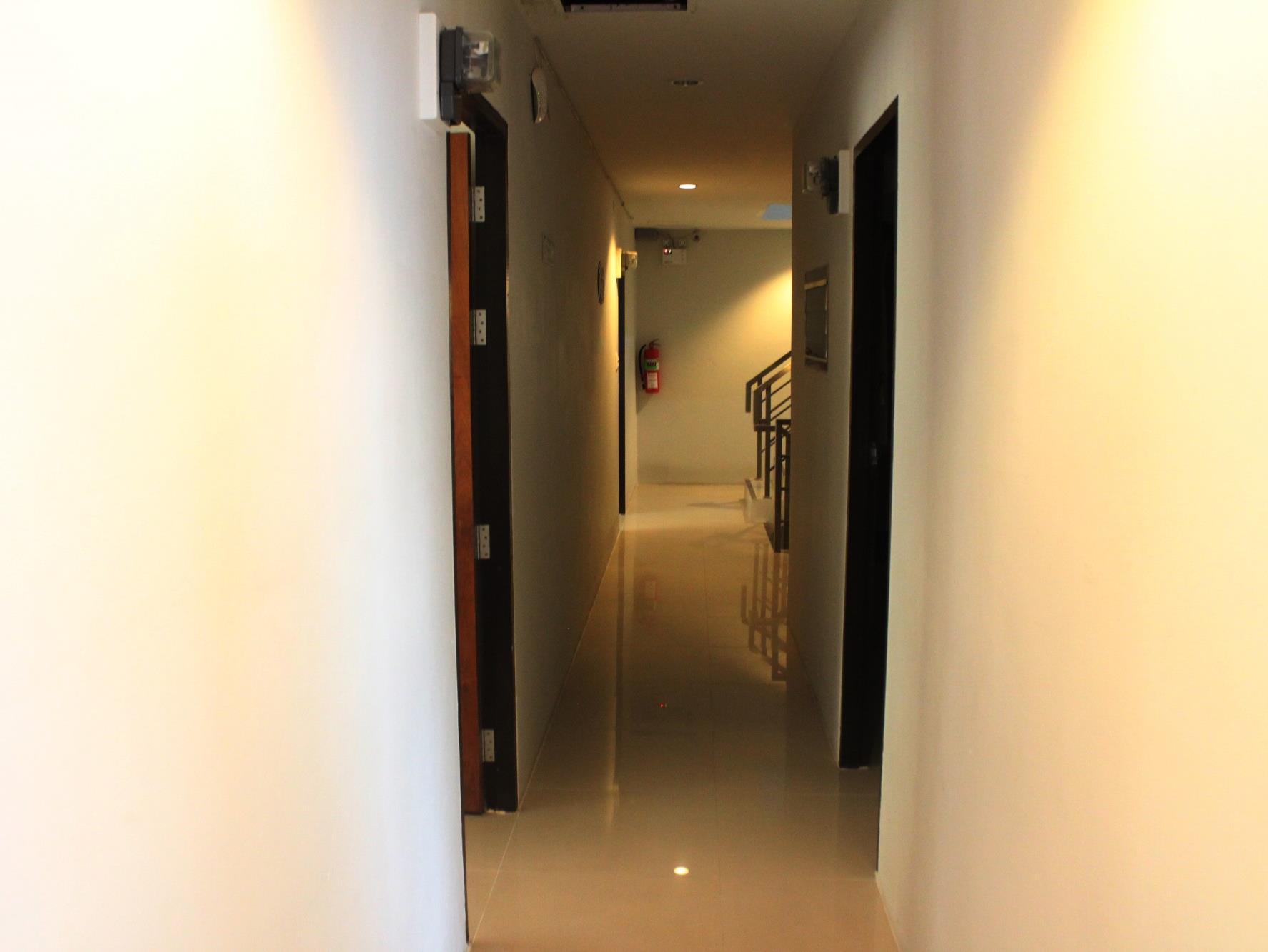 Coffee Mania House Hotel Phuket Bagian luar foto