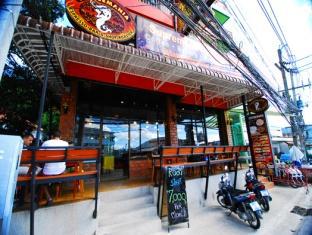 Coffee Mania House Hotel Phuket Bagian luar foto